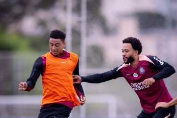 O ingl&ecirc;s Jesse Lingard e o holand&ecirc;s Memphis Depay jogaram juntos no Manchester United e reeditam a parceria ofensiva no Corinthians  -  (crédito: Rodrigo Coca/Ag&ecirc;ncia Corinthians)