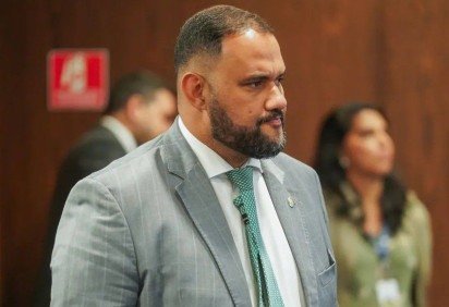 Operação da Polícia Federal cumpre mandados no Rio de Janeiro e prende o deputado estadual Thiago Rangel, investigado por suspeitas de fraude em contratos públicos e lavagem de dinheiro -  (crédito: Foto: Reprodução) -Operação da Polícia Federal cumpre mandados no Rio de Janeiro e prende o deputado estadual Thiago Rangel, investigado por suspeitas de fraude em contratos públicos e lavagem de dinheiro -  (crédito: Foto: Reprodução)