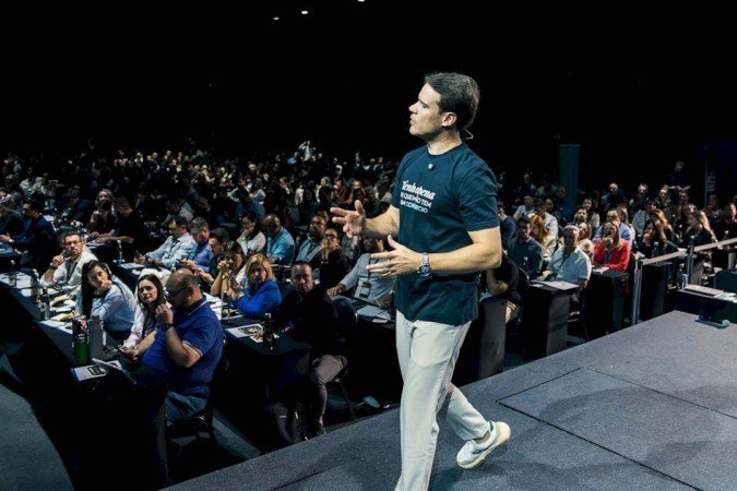 Imersão 'Enriqueça com Consórcio' reúne mais de 800 pessoas em Alphaville - (crédito: Divulgação) Imersão 'Enriqueça com Consórcio' reúne mais de 800 pessoas em Alphaville - (crédito: Divulgação)
