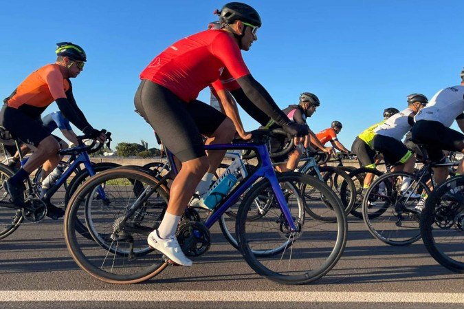 Autódromo de Brasília é reaberto e atrai mais de 400 ciclistas no primeiro dia