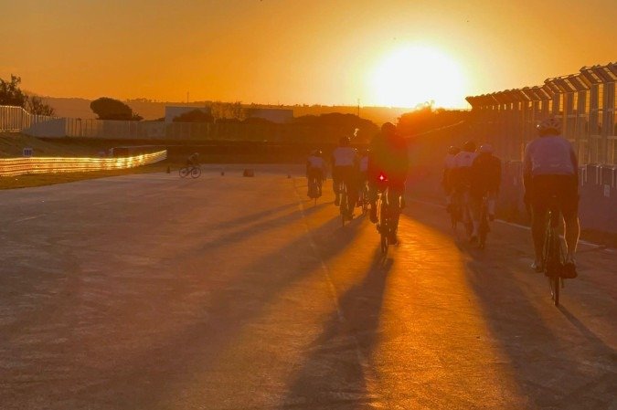 Autódromo de Brasília é reaberto e atrai mais de 400 ciclistas no primeiro dia