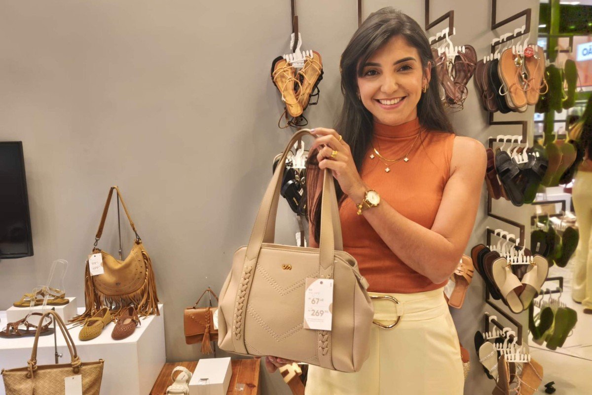 A gerente Viviane Alves aposta nas promo&ccedil;&otilde;es