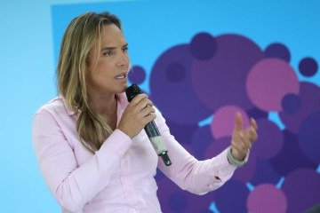 06/05/2026 - Sancionada lei que permite cessão de outorga de táxi no DF
A governadora Celina Leão sancionou, nesta quarta-feira (6), o projeto de lei nº 2.119/2026, que disciplina a cessão de direitos de outorgas de táxi no Distrito Federal.
- (crédito: Lúcio Bernardo Jr/ Agência Brasília) 06/05/2026 - Sancionada lei que permite cessão de outorga de táxi no DF
A governadora Celina Leão sancionou, nesta quarta-feira (6), o projeto de lei nº 2.119/2026, que disciplina a cessão de direitos de outorgas de táxi no Distrito Federal.
- (crédito: Lúcio Bernardo Jr/ Agência Brasília)
