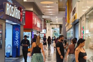 Com&eacute;rcio se mostra otimista para a data, comemorada no pr&oacute;ximo domingo (10/5) -  (crédito: Luiz Fellipe Alves/CB/DA Press)