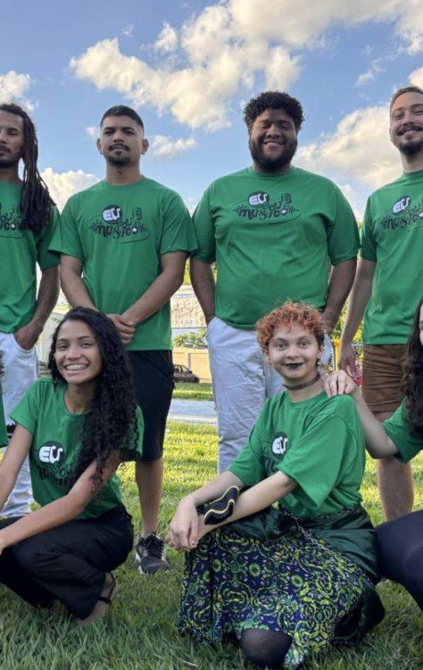 Dez jovens de São Sebastião que passaram por projeto de desenvolvimento musical durante oito meses se apresentam neste sábado  -  (crédito: Divulgação)