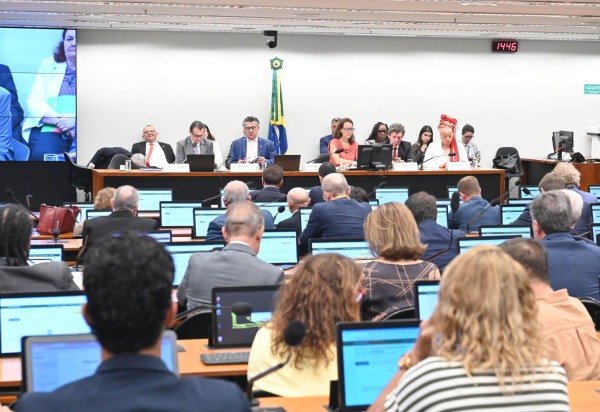 Apesar do avanço nas negociações, dois temas seguem travando o acordo político em torno da proposta -  (crédito:  Zeca Ribeiro/C&acirc;mara dos Deputados)