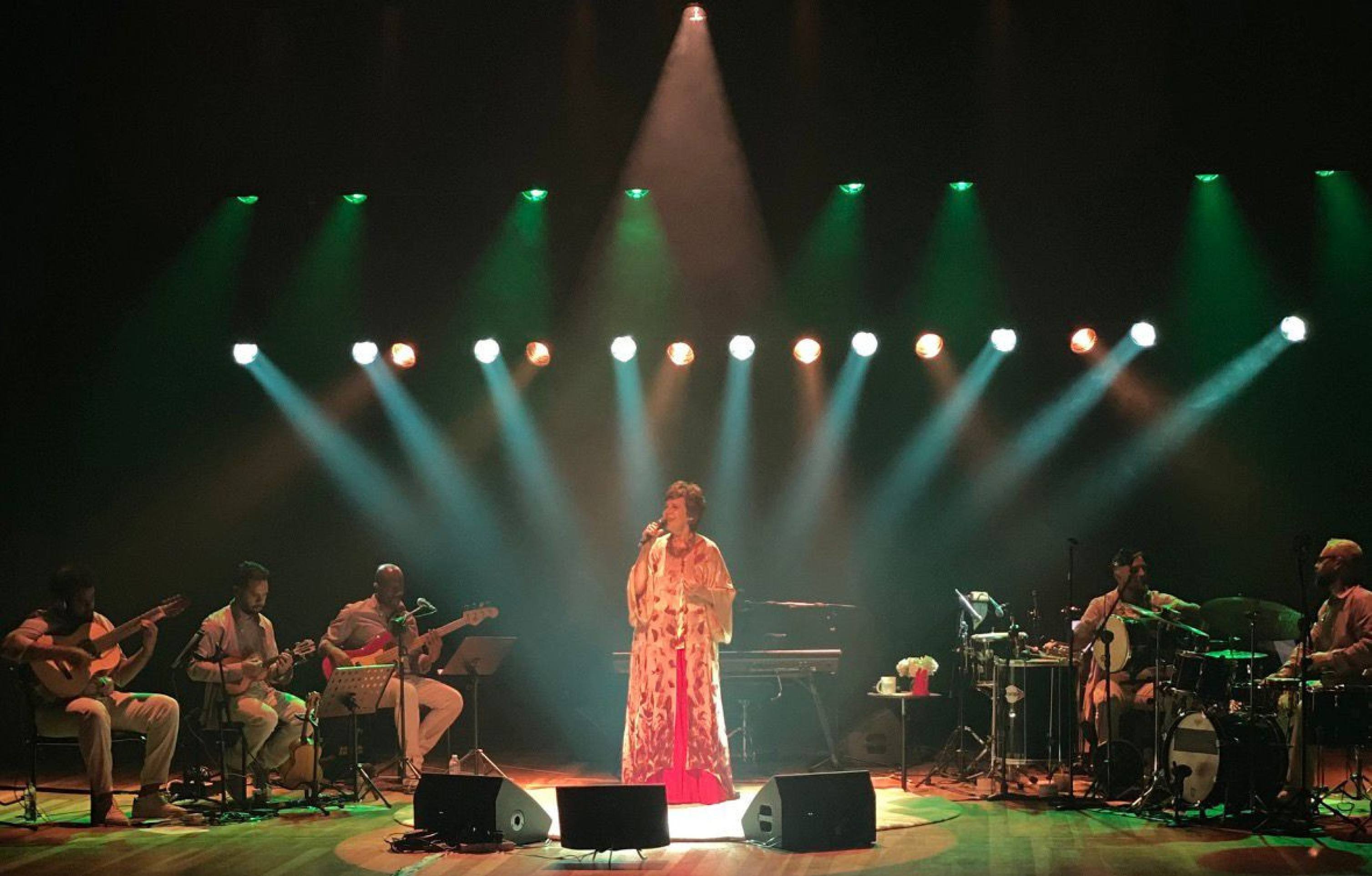 Leila Pinheiro celebra o samba na Caixa Cultural Brasília