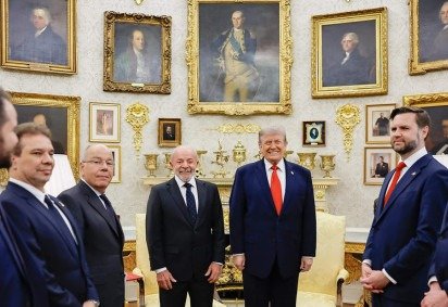 Presidente Lula e comitiva durante encontro com o presidente dos Estados Unidos, Donald Trump, na Casa Branca -  (crédito: Ricardo Stuckert / PR) -Presidente Lula e comitiva durante encontro com o presidente dos Estados Unidos, Donald Trump, na Casa Branca -  (crédito: Ricardo Stuckert / PR)