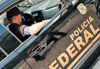 A ação restritiva a pedido da autoridade policial foi acolhida pelo Poder Judiciário em investigação relacionada a contratos firmados para fornecimento de equipamentos hospitalares -  (crédito: divulgação/PF) -A ação restritiva a pedido da autoridade policial foi acolhida pelo Poder Judiciário em investigação relacionada a contratos firmados para fornecimento de equipamentos hospitalares -  (crédito: divulgação/PF)