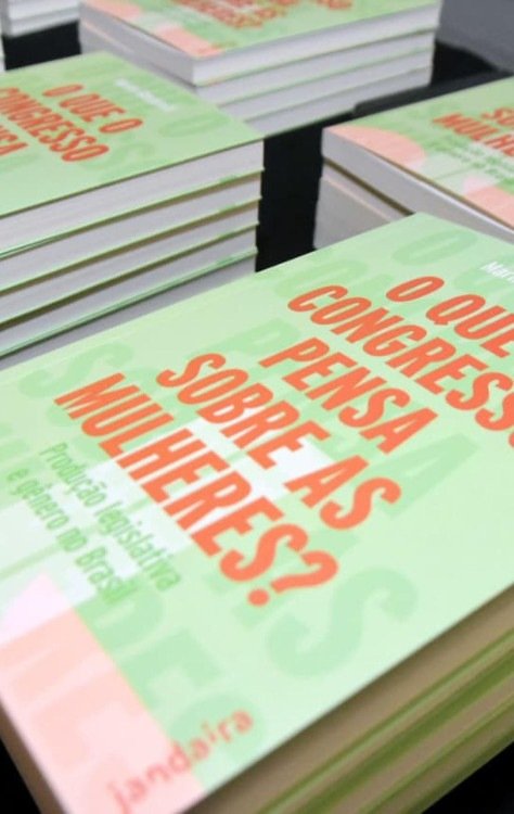 Livro pesquisa legislações voltadas às mulheres no Brasil -  (crédito: Divulgação)