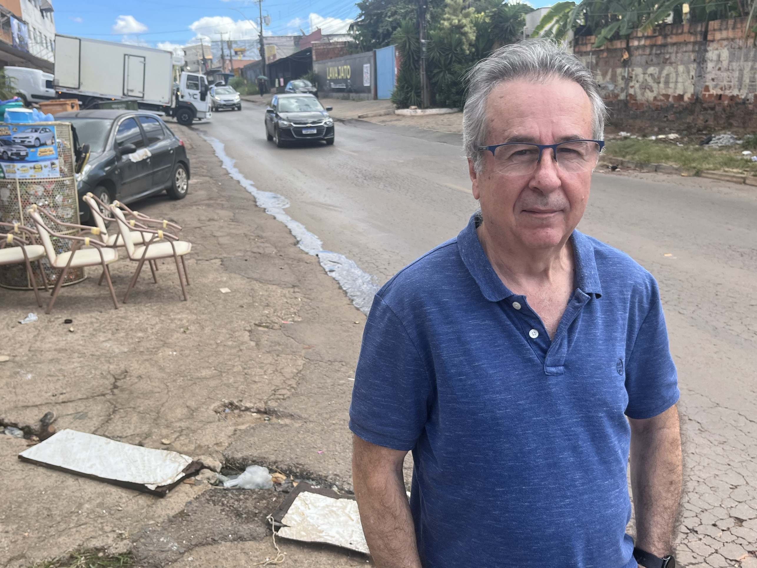 O s&iacute;ndico do condom&iacute;nio Solar Arniqueira, Donizete, conta que os moradores reclamam o tempo todo da situa&ccedil;&atilde;o