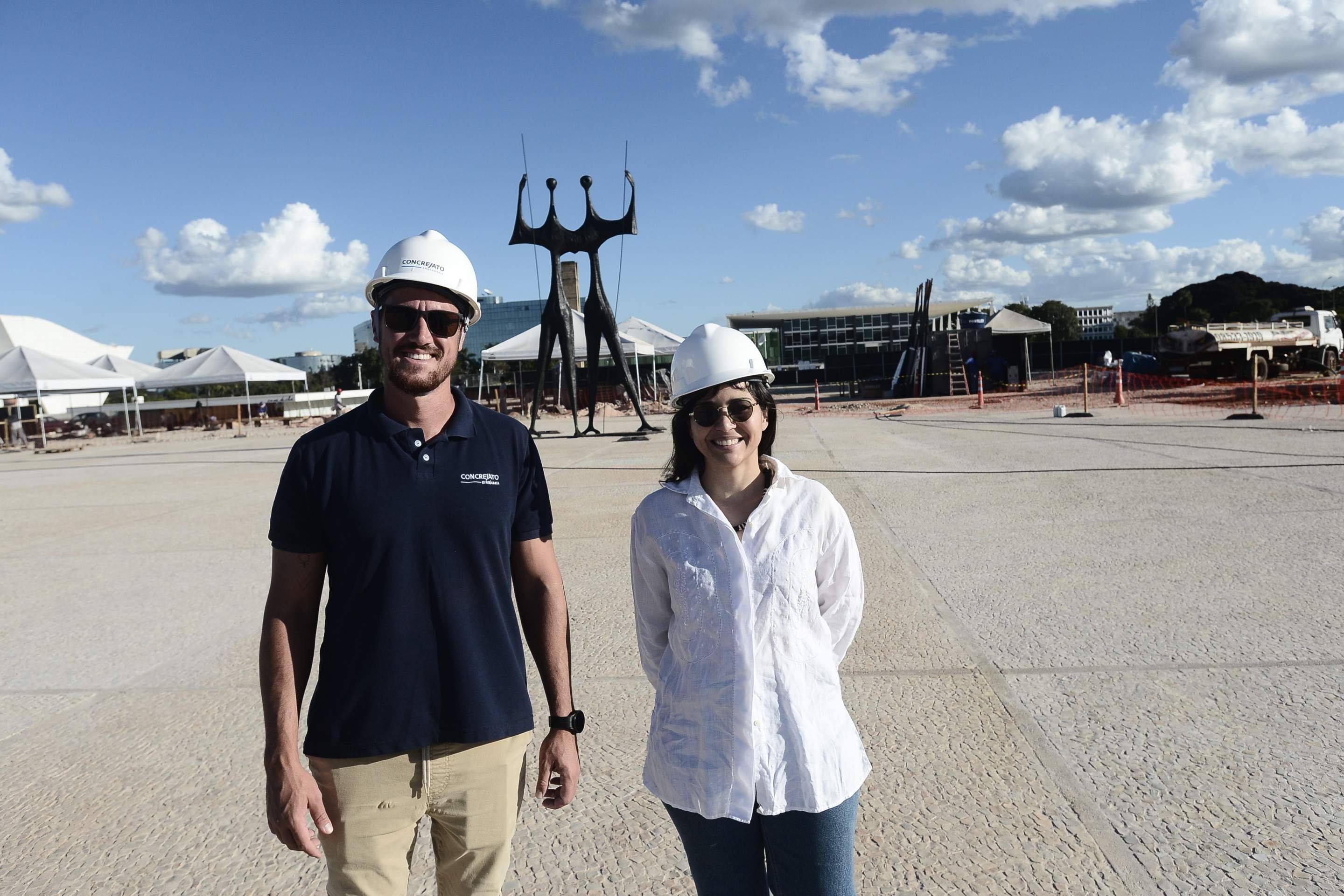 Restaura&ccedil;&atilde;o da Pra&ccedil;a dos Tr&ecirc;s Poderes: Othon e La&iacute;s fazem parte da equipe da reforma