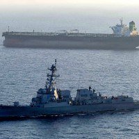 Estudiosos divergem quanto à capacidade real dos houthis para impedir o tráfego naval entre Suez e o Bab al-Mandab -  (crédito: US Navy/AFP)