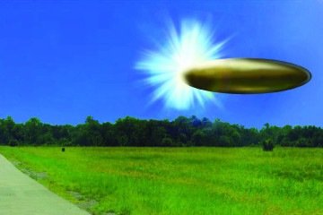 Foto real do local com montagem gráfica gerada pelo Laboratório do FBI, corroborando relatos de testemunhas oculares de setembro de 2023 sobre um aparente objeto metálico bronzeado elipsoidal que se materializou a partir de uma luz brilhante no céu, com 130 a 195 pés de comprimento, e desapareceu instantaneamente -  (crédito: Reprodução/DOW)