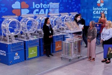 Quina, Lotofácil, Dupla Sena, Lotofácil, Lotomania e Super Sete e mais: resultados desta sexta
 -  (crédito: Reprodução/Caixa)