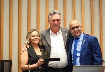 Proposta pelo deputado Pepa, a homenagem destacou a atuação de Antônio Eustáquio de Oliveira no ramo gráfico de Brasília 
 -  (crédito: Luís Felipe Alves / CB Press) -Proposta pelo deputado Pepa, a homenagem destacou a atuação de Antônio Eustáquio de Oliveira no ramo gráfico de Brasília 
 -  (crédito: Luís Felipe Alves / CB Press)
