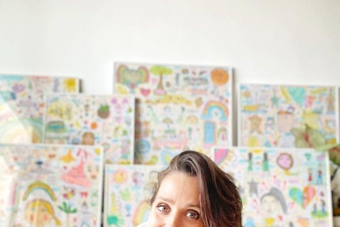 Juna, artista que transforma desenhos infantis em obras de arte - (crédito: Divulgação) Juna, artista que transforma desenhos infantis em obras de arte - (crédito: Divulgação)
