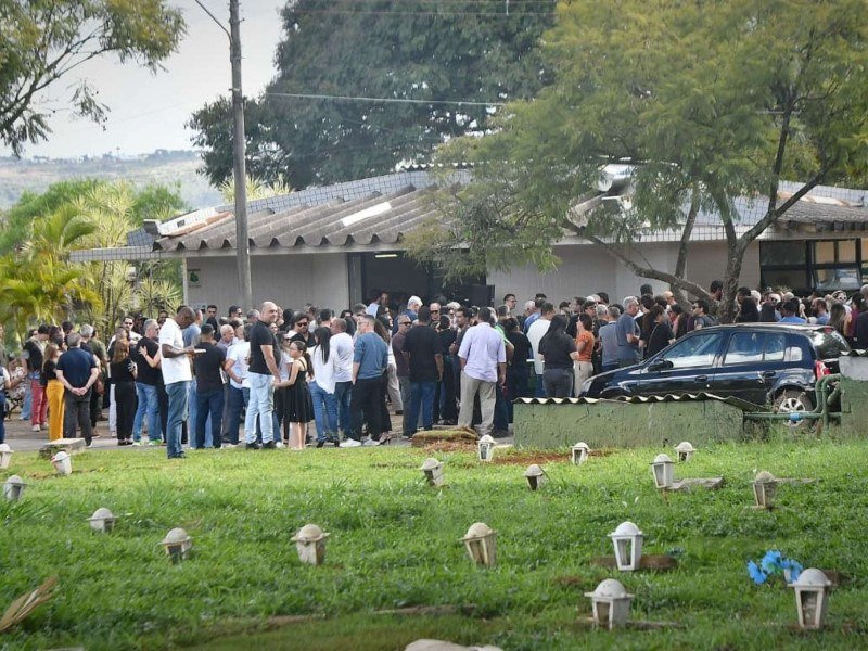 Enterro de Flávio Cruz Barbosa, dono de oficina assassinado por funcionário no Setor de Oficinas Norte -  (crédito: Ed Alves/ CB/D.A Press)