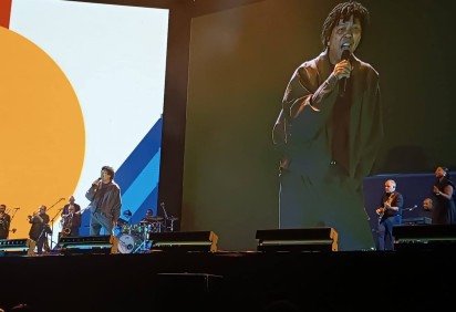 Consciente em cada movimento, Djavan abriu o show com a música Sina -  (crédito: João Pedro Alves/CB/D.A. Press) -Consciente em cada movimento, Djavan abriu o show com a música Sina -  (crédito: João Pedro Alves/CB/D.A. Press)
