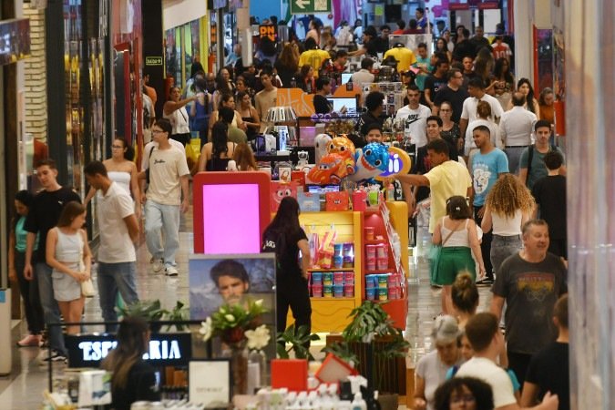 Consumo das famílias avançou 1,0% no trimestre, refletindo a resiliência da atividade econômica - (crédito: Ed Alves/CB/D.A Press) Consumo das famílias avançou 1,0% no trimestre, refletindo a resiliência da atividade econômica - (crédito: Ed Alves/CB/D.A Press)