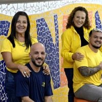 Denise e Solange Cianni ( loira ) com os filhos Thiago e Beto na Escola Canarinho da Asa Norte. -  (crédito: Carlos Vieira/CB/D.A Press)