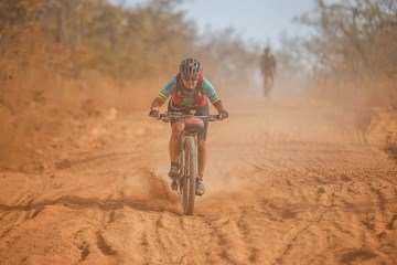 A organização da prova destacou Eliana como uma atleta admirada pela 'coragem, generosidade, espírito aventureiro e paixão pela bicicleta' -  (crédito: Reprodução/Instagram @elianatamietti)
