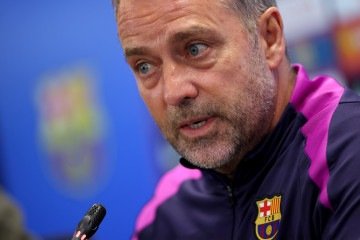 Flick, de 61 anos, vai comandar o Barcelona no clássico que pode dar o segundo título espanhol consecutivo ao time catalão

 -  (crédito: LLUIS GENE / AFP)