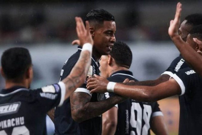 Alef Manga celebra o gol do Remo no empate com o Palmeiras - (crédito: Foto: Instagram Remo) Alef Manga celebra o gol do Remo no empate com o Palmeiras - (crédito: Foto: Instagram Remo)