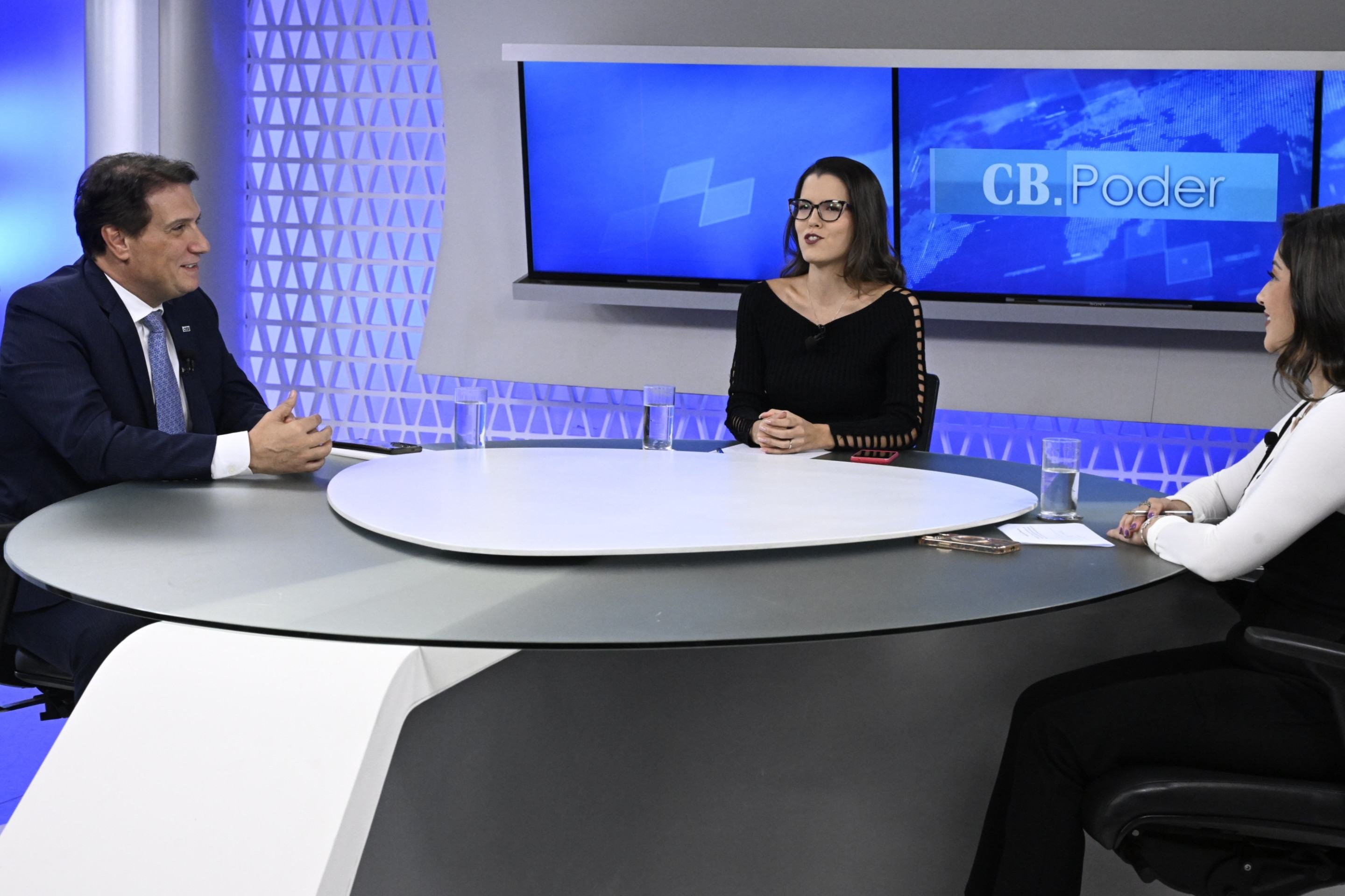 CEB quer colocar chamados em dia dentro de um mês, diz presidente da empresa