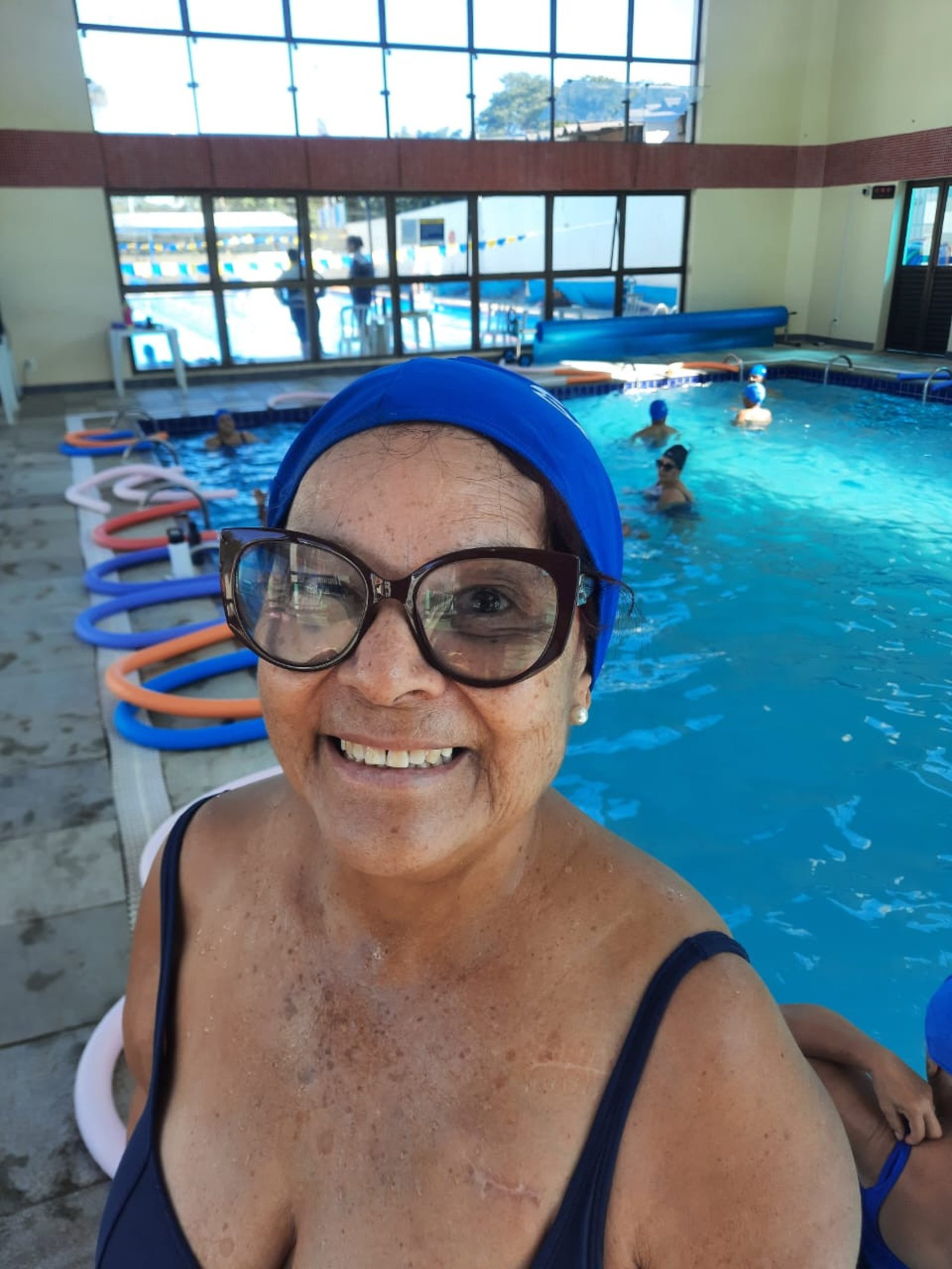 Maria da Concei&ccedil;&atilde;o Ribeiro faz hidrogin&aacute;stica no Sesc do Gama