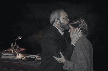 Freud e o Visitante
Com Grupo Tapa. Direção: Eduardo Tolentino. Elenco:  Adriano Bedin, Anna Cecília Junqueira, Brian Penido Ross, Bruno Barchesi. Amanhã, às 17h30 e às 20h, e domingo, às 17h e às 19h30, no Teatro UNIP (SGAS 913). Ingressos: de R$ 160 a R$ 25. Não recomendado para menores de 12 anos
 -  (crédito:  Ronaldo Gutierrez)
