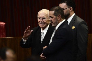 A internação ocorreu na tarde de sexta-feira (9/10) após Sarney apresentar dor abdominal - (crédito: Minervino Júnior/CB/D.A.Press) A internação ocorreu na tarde de sexta-feira (9/10) após Sarney apresentar dor abdominal - (crédito: Minervino Júnior/CB/D.A.Press)
