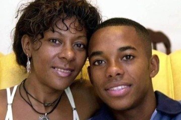 Marina da Silva Souza, mãe do ex-jogador Robinho, ficou cerca de 41 dias em cativeiro após ser sequestrada em 2004, no litoral paulista -  (crédito: Foto: Reprodução)