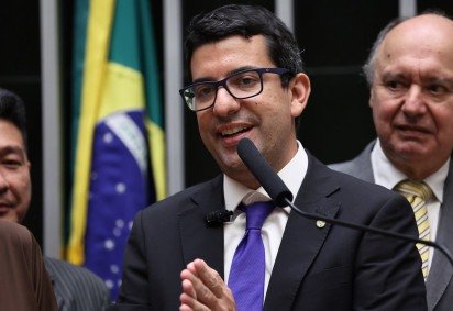 Marcelo Queiroz foi abordado por policiais federais no Aeroporto Santos Dumont, no Rio de Janeiro, onde teve o celular apreendido. -  (crédito: Kayo Magalhães /Câmara dos Deputados) -Marcelo Queiroz foi abordado por policiais federais no Aeroporto Santos Dumont, no Rio de Janeiro, onde teve o celular apreendido. -  (crédito: Kayo Magalhães /Câmara dos Deputados)