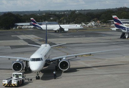 Segundo o levantamento da Cielo, a alta acumulada das passagens aéreas e a maior seletividade dos consumidores reduziram a demanda -  (crédito: Minervino Júnior/CB/D.A.Press) -Segundo o levantamento da Cielo, a alta acumulada das passagens aéreas e a maior seletividade dos consumidores reduziram a demanda -  (crédito: Minervino Júnior/CB/D.A.Press)