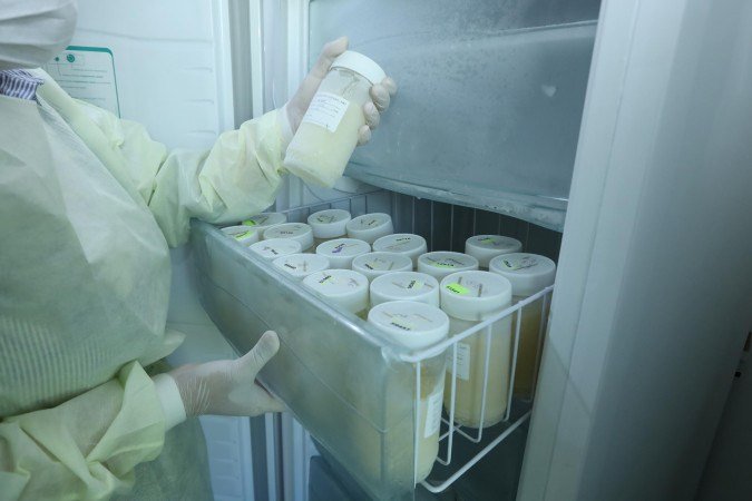 O Distrito Federal tem 14 Bancos de Leite Humano (BLHs) e sete Postos de Coleta (PCLH). Qualquer mulher que esteja amamentando, saudável e tenha excedente de leite pode se tornar doadora - (crédito: Agência Saúde DF) O Distrito Federal tem 14 Bancos de Leite Humano (BLHs) e sete Postos de Coleta (PCLH). Qualquer mulher que esteja amamentando, saudável e tenha excedente de leite pode se tornar doadora - (crédito: Agência Saúde DF)