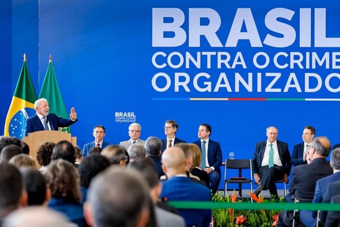 Lula disse a Trump que, para combater o crime organizado, era preciso que brasileiros fossem Lula disse a Trump que, para combater o crime organizado, era preciso que brasileiros fossem