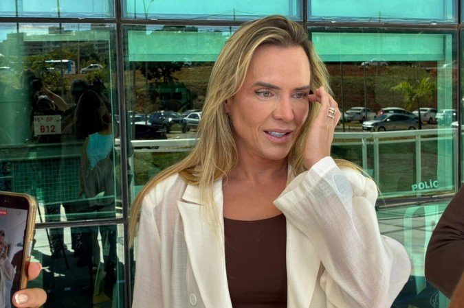 Ao ser questionada pela platéia do auditório, a governadora se retirou do recinto junto à sua equipe - (crédito: Beatriz Mascarenhas CB/DA Press) Ao ser questionada pela platéia do auditório, a governadora se retirou do recinto junto à sua equipe - (crédito: Beatriz Mascarenhas CB/DA Press)