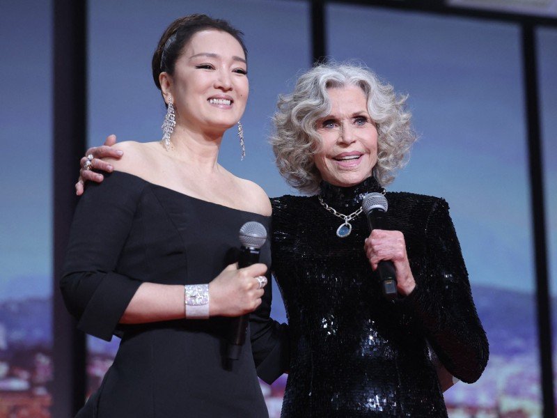 Jane Fonda e a atriz chinesa Gong Li na 79º edição do Festival de Cannes -  (crédito: Valery HACHE / AFP)