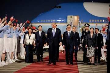 Trump na China: Irã, Taiwan e comércio estão na agenda das negociações com Xi - (crédito: EPA) Trump na China: Irã, Taiwan e comércio estão na agenda das negociações com Xi - (crédito: EPA)