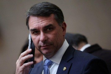 Flávio criticou a relação entre o governo federal e o ministro Alexandre de Moraes - (crédito: BBC Geral) Flávio criticou a relação entre o governo federal e o ministro Alexandre de Moraes - (crédito: BBC Geral)