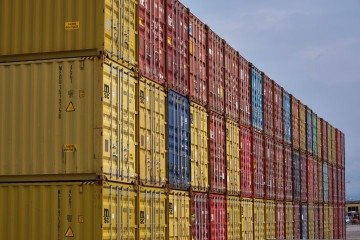 Segundo a Fiemg, a possível aplicação de sobretaxas elevaria os custos de matérias-primas e insumos brasileiros exportados para o abastecimento do indústria norte-americana - (crédito: mrcolo/Pixabay ) Segundo a Fiemg, a possível aplicação de sobretaxas elevaria os custos de matérias-primas e insumos brasileiros exportados para o abastecimento do indústria norte-americana - (crédito: mrcolo/Pixabay )