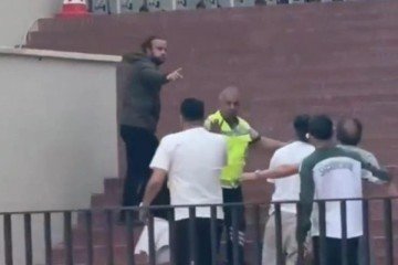 Ex-Arsenal, Lucas Torreira é atacado a socos em shopping - (crédito: Foto: Reprodução) Ex-Arsenal, Lucas Torreira é atacado a socos em shopping - (crédito: Foto: Reprodução)