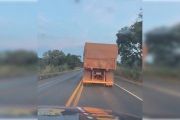 Motorista de caminhão foi preso na BR-020 por embriaguez ao volante -  (crédito: Divulgação/PRF)