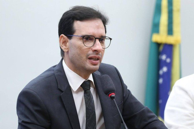 Câmara pauta projeto sobre fim da escala 6x1 em meio a impasse no Senado