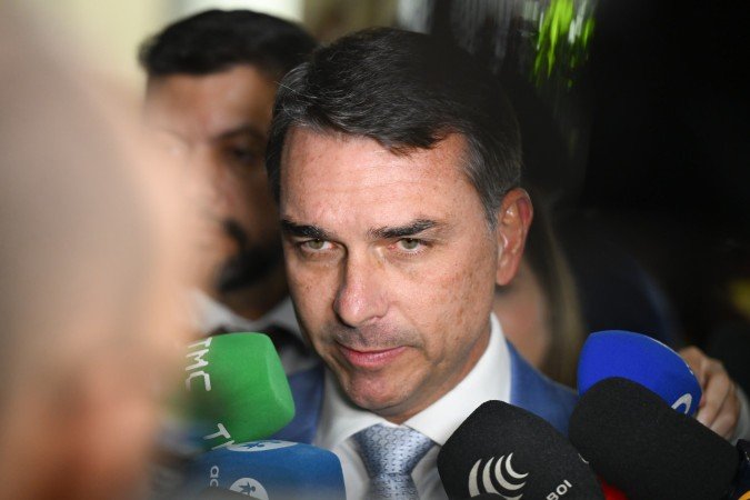 A nota destaca que a bancada da legenda permanece A nota destaca que a bancada da legenda permanece