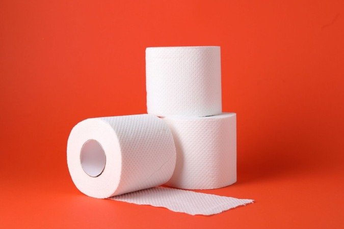 O frio pode alterar o funcionamento do organismo e aumentar tanto a vontade de urinar quanto o risco de retenção urinária (Imagem: New Africa | Shutterstock) - (crédito: EdiCase) O frio pode alterar o funcionamento do organismo e aumentar tanto a vontade de urinar quanto o risco de retenção urinária (Imagem: New Africa | Shutterstock) - (crédito: EdiCase)