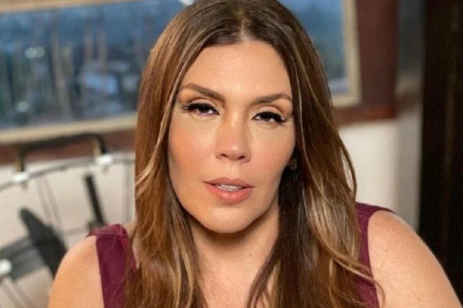 Simony faz desabafo misterioso na web: Simony faz desabafo misterioso na web:
