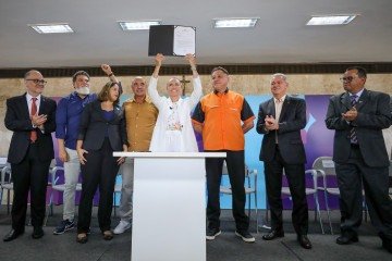 Celina Leão assina o Projeto de Emenda à Lei Orgânica sobre reconhecer a carreira de gestão governamental como típica de Estado -  (crédito: Renato Alves/Ag&ecirc;ncia Bras&iacute;lia/Divulga&ccedil;&atilde;o)