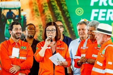 A presidente da Petrobras afirmou que a estatal busca tornar o país autossuficiente no refino de diesel e gasolina até 2030 -  (crédito:  Seaud/PR)
